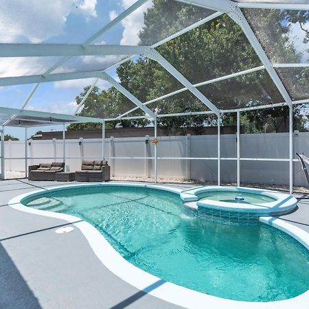 Stunning Modern Home In Tampa With Pool - Just 5 Minutes From Airport! Exterior photo