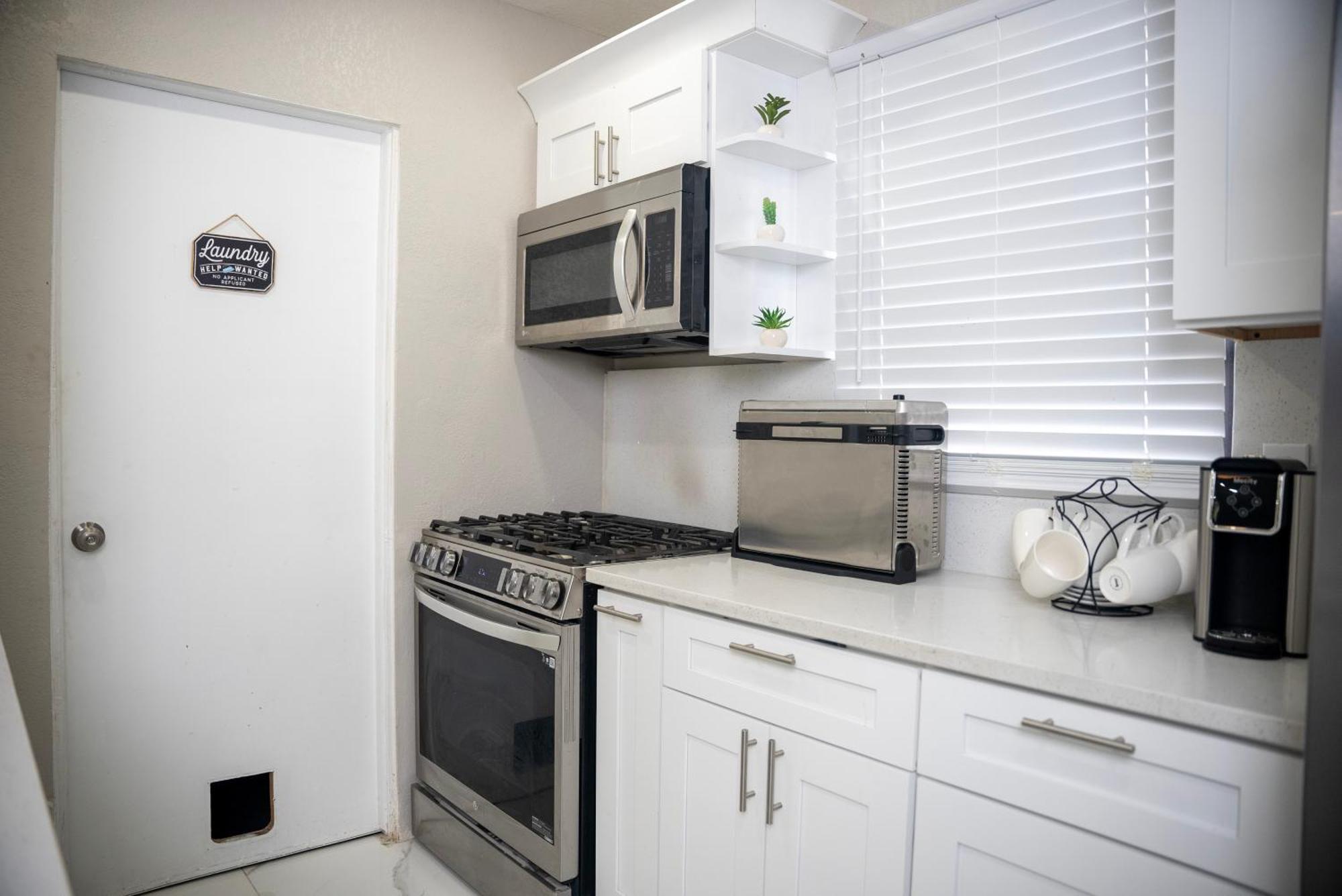 Stunning Modern Home In Tampa With Pool - Just 5 Minutes From Airport! Exterior photo