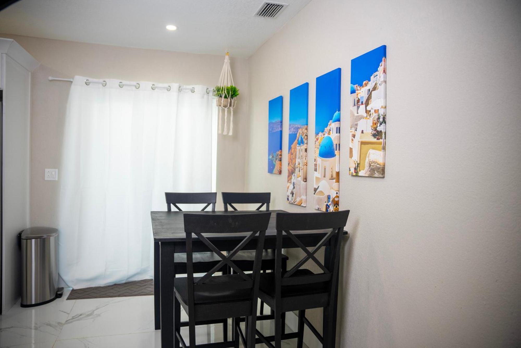 Stunning Modern Home In Tampa With Pool - Just 5 Minutes From Airport! Exterior photo