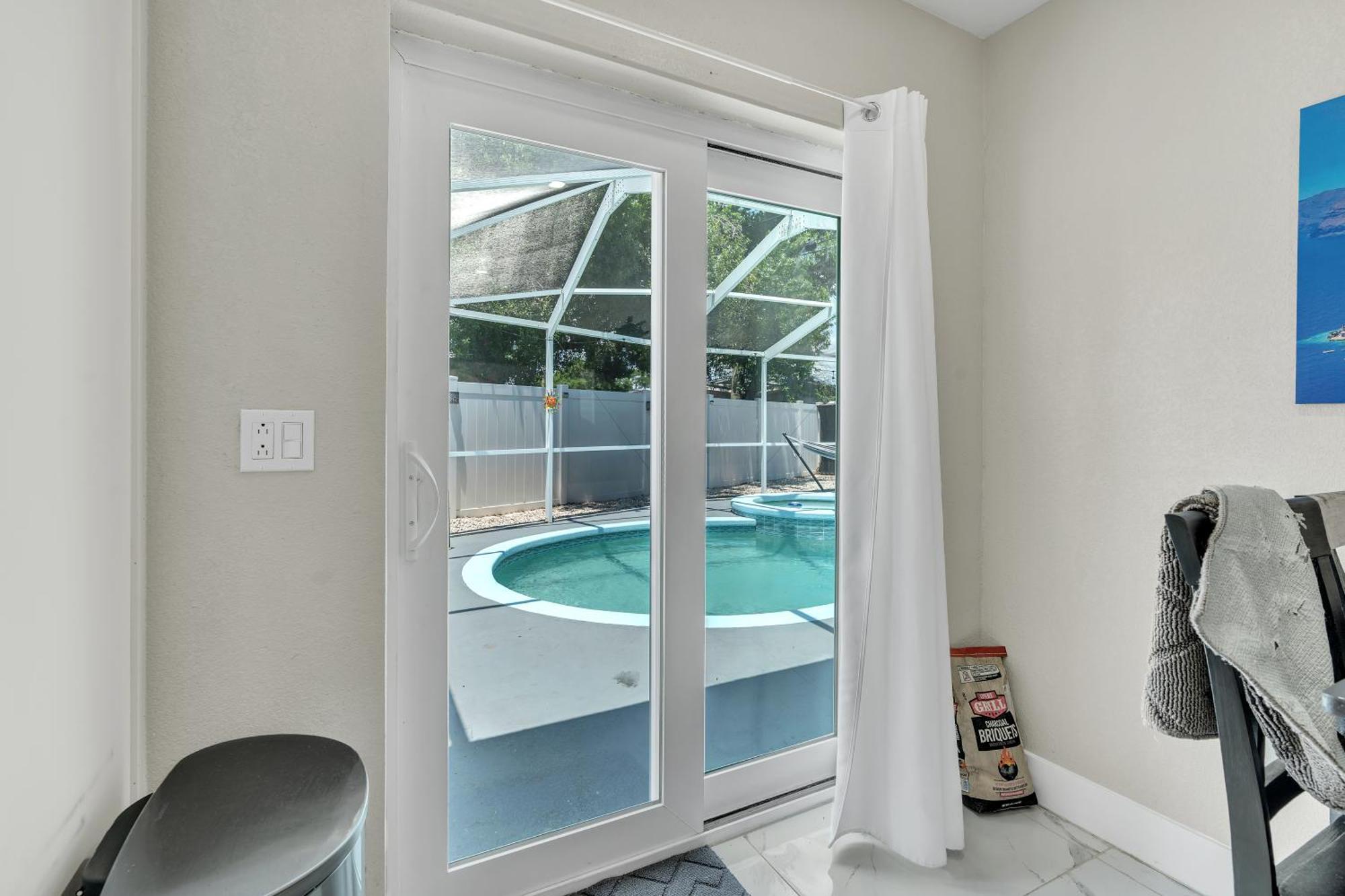 Stunning Modern Home In Tampa With Pool - Just 5 Minutes From Airport! Exterior photo