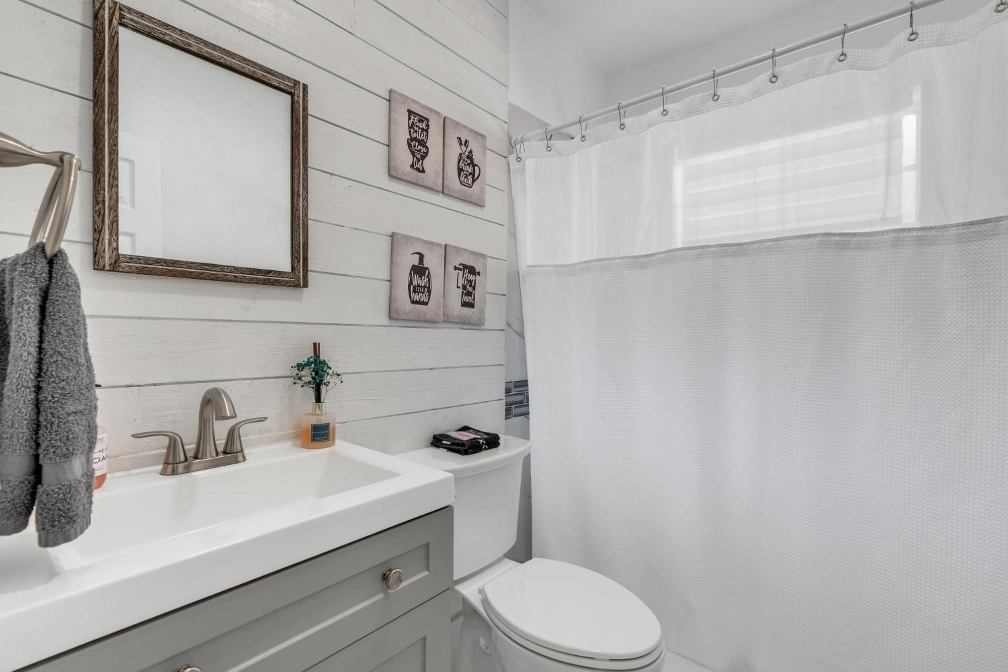 Stunning Modern Home In Tampa With Pool - Just 5 Minutes From Airport! Exterior photo